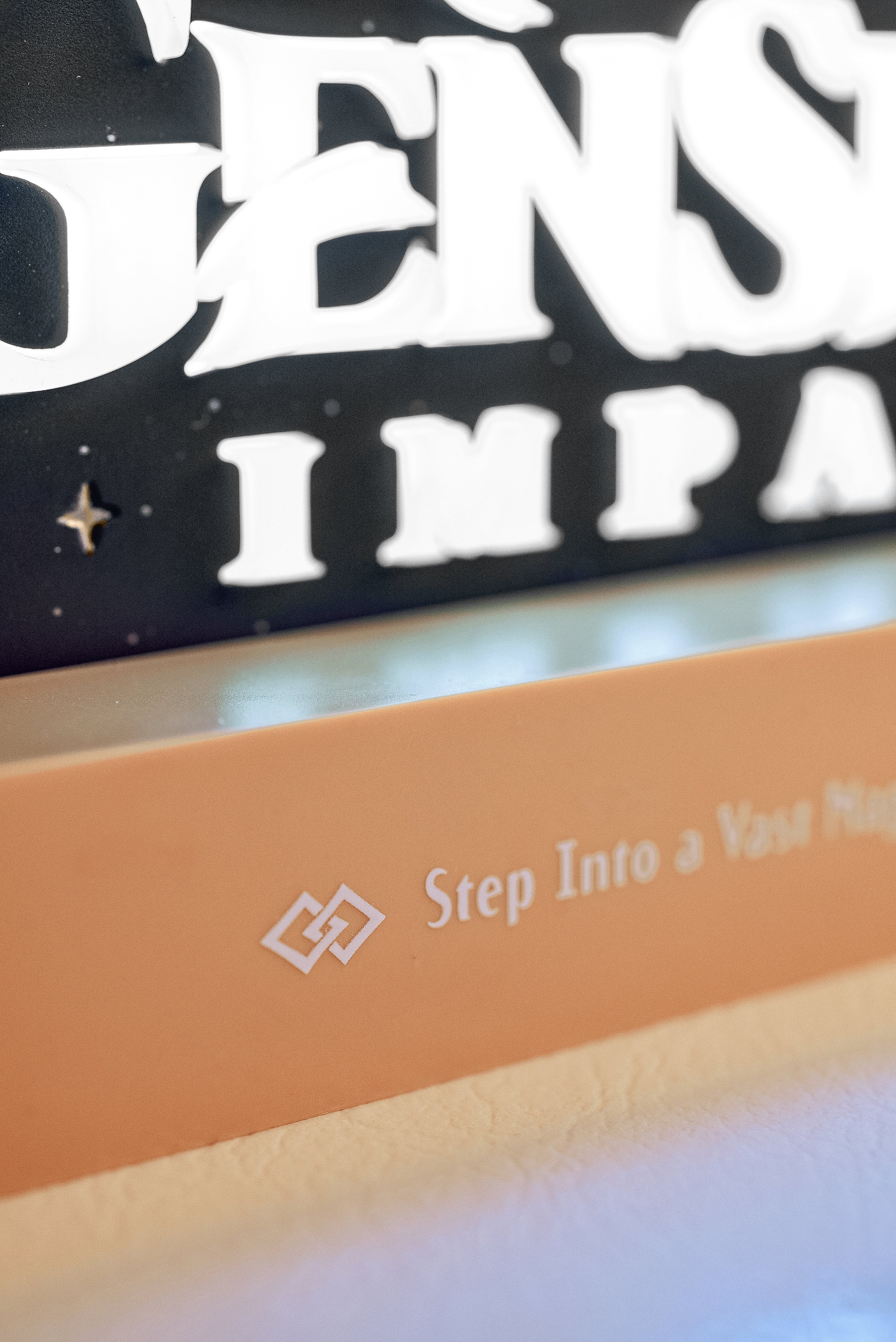 原神 Genshin Impact: The Official Licensed Light