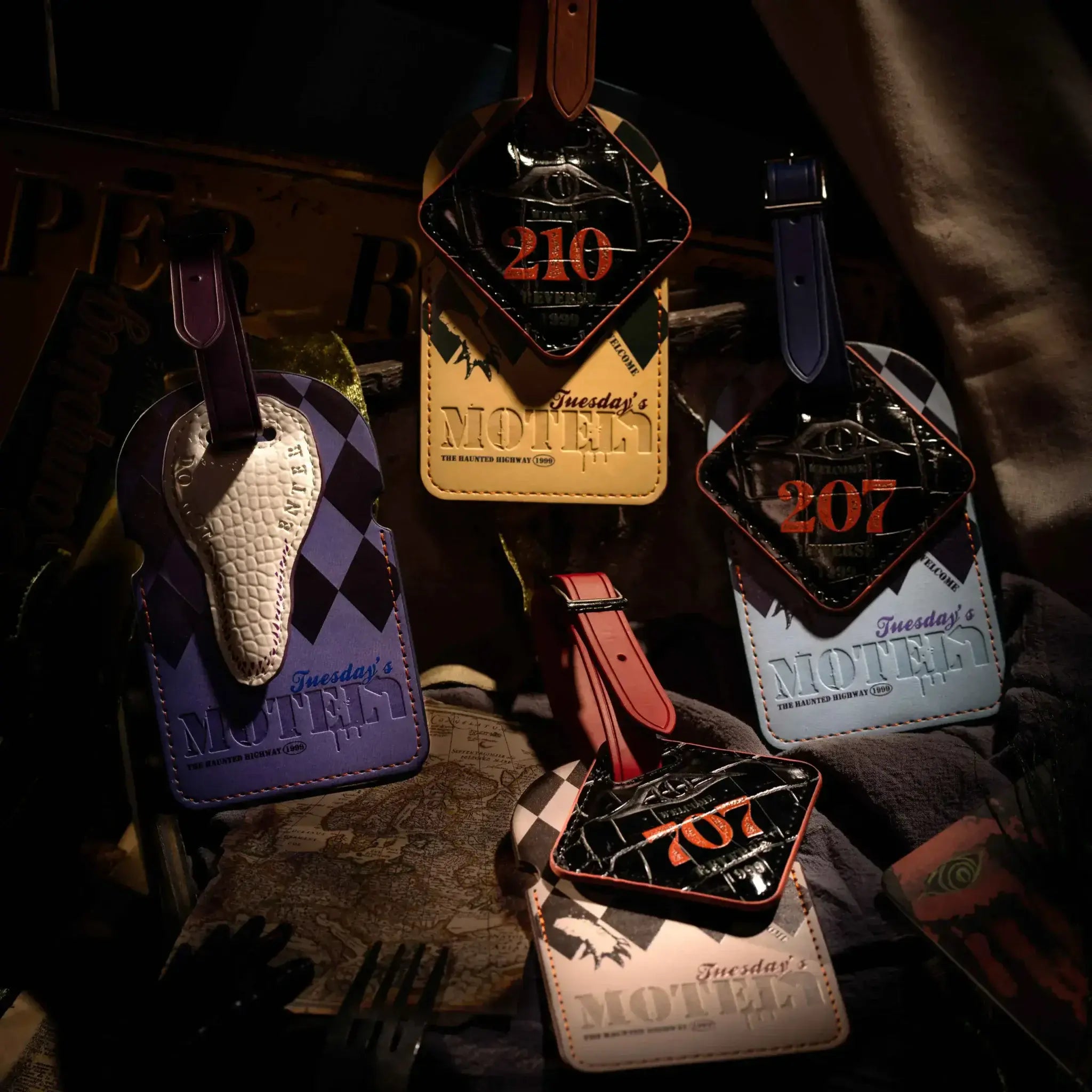 重返未来：1999 Reverse: 1999 On Your Luggage Character Themed Luggage Tag Vertin